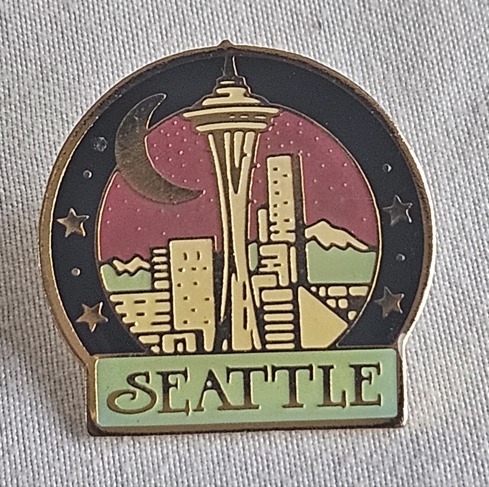 Seattle at Night Space Needle Skyline Moon Enamel Pin Pinback Hat Lapel Vtg